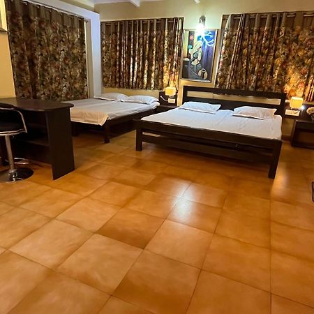 Hotel The Club Nine Mukteshwar Buitenkant foto
