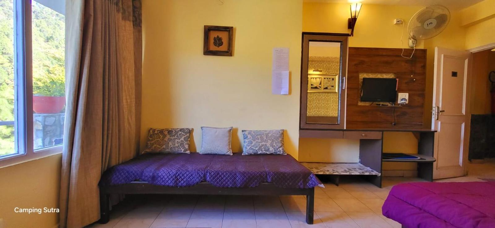 Hotel The Club Nine Mukteshwar Buitenkant foto