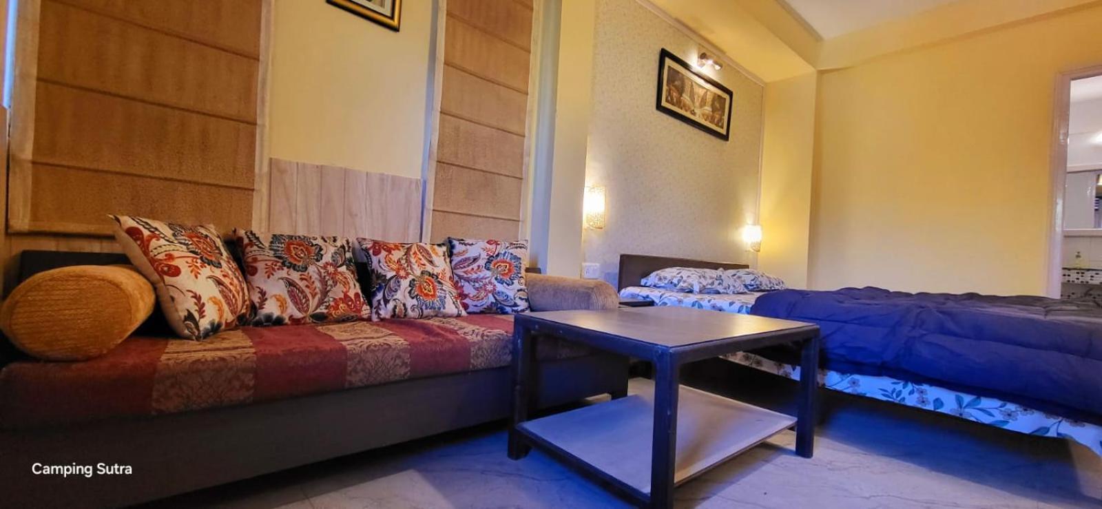 Hotel The Club Nine Mukteshwar Buitenkant foto