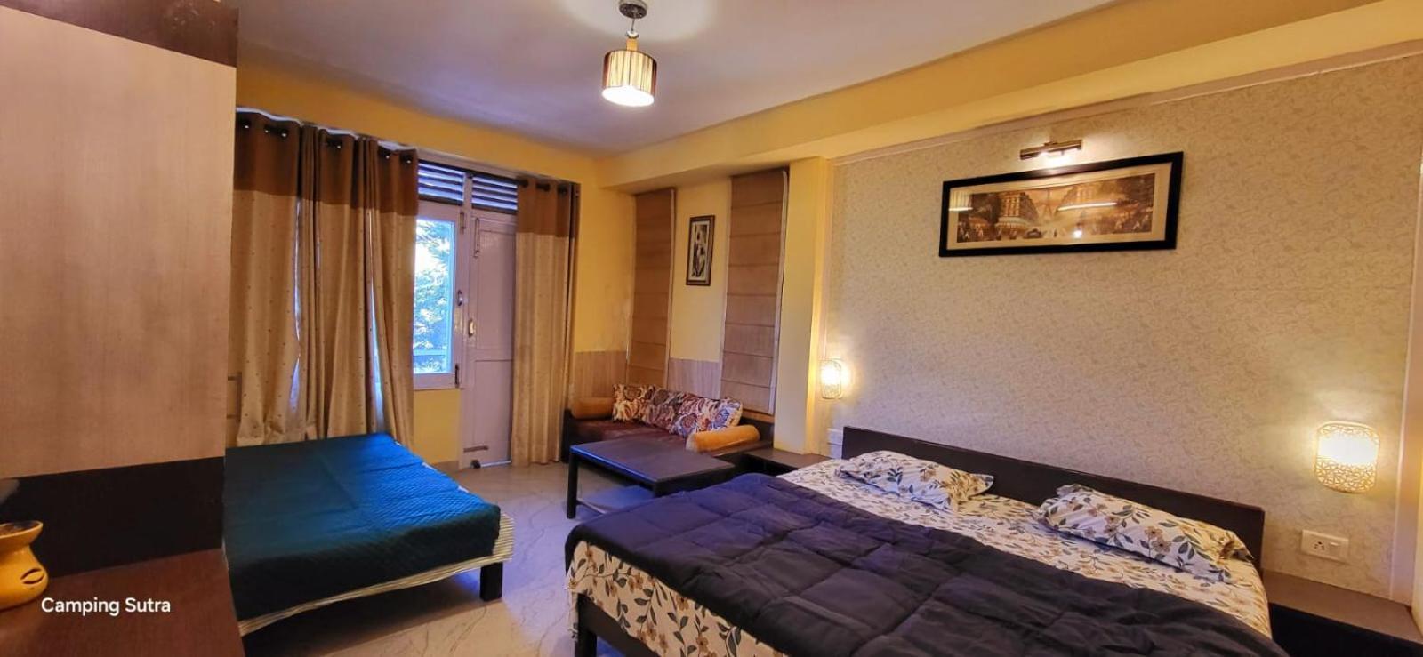 Hotel The Club Nine Mukteshwar Buitenkant foto