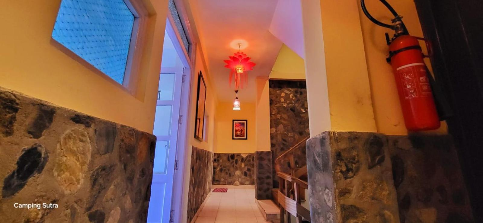 Hotel The Club Nine Mukteshwar Buitenkant foto